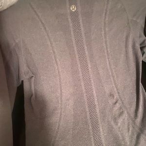lululemon swiftly tech (older style) size 4